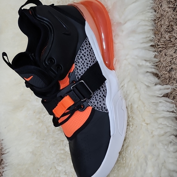 Black and Orange Hightop Nike Airforce 270 - Picture 7 of 8